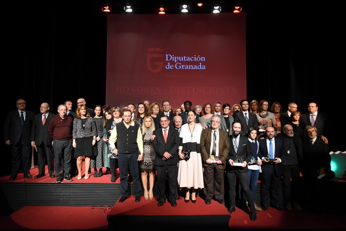 Los premiados con los Honores y Distinciones 2017 de Diputación incluyen, entre otros, a la investigadora Carmen Ruiz de Almodóvar, al músico Leonard Cohen y a Cruz Roja Granada.